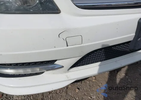 2011 Mercedes-Benz C 300 Sport 4Matic z USA, uszkodzony, nr VIN WDDGF8BB1BR181446